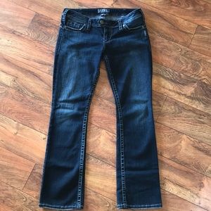 Silver Jeans Co. Tuesday 16 1/2. W 30 L 31.